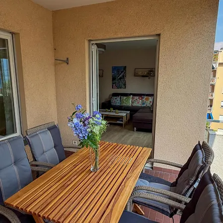 Moderne Mit Seeblick, Pool & Balkon Minusio